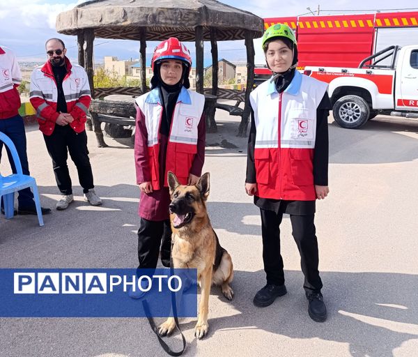 مراسم گرامیداشت هفته پدافند غیرعامل در دبیرستان عشایری شبانه‌روزی نسیبه