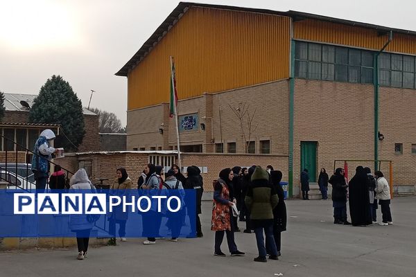 برگزاری امتحانات نوبت اول در دبیرستان دخترانه نرجس باقرشهر 