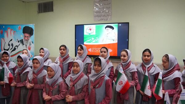 مراسم گرامیداشت سالروز حماسه ۹ دی و آیین نواختن زنگ بصیرت در مدرسه شاهد فرشتگان