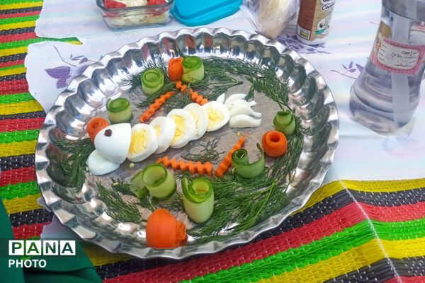 جشن تخم‌مرغ در حیاط مدرسه