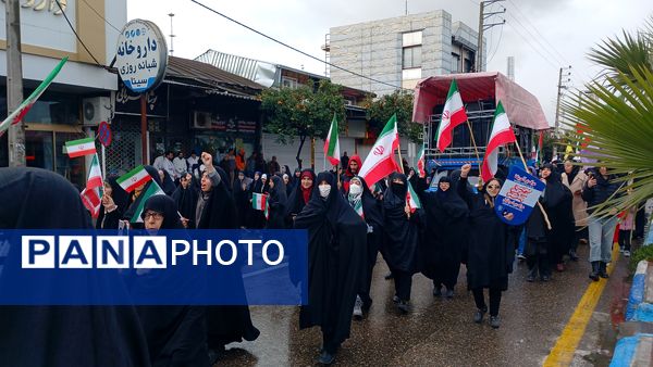 راهپیمایی مردم فریدونکنار در یوم الله 22 بهمن