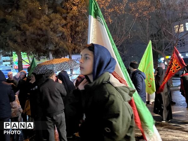 حضور باشکوه مردم کرج در شب بیست و هفتم