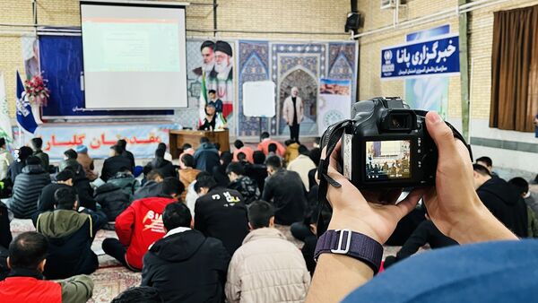 آموزش مقدماتی خبرنگاری پسران کرمان در آموزشگاه پیامبر اعظم(ص)