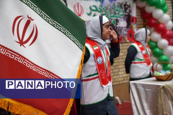 مانور یاوران انقلاب در دبستان دخترانه حاج حسن اصلانی ۲