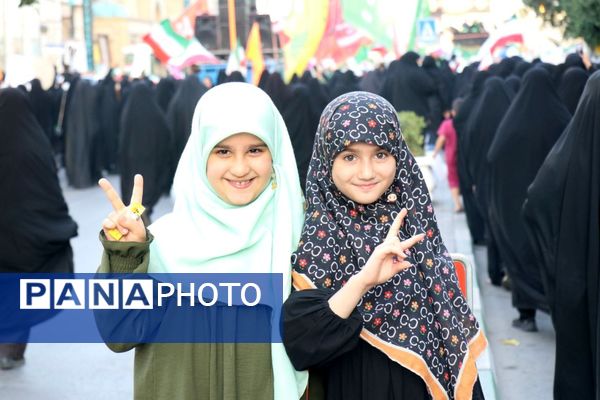 راهپیمایی گرامیداشت روز عفاف و حجاب در مشهد