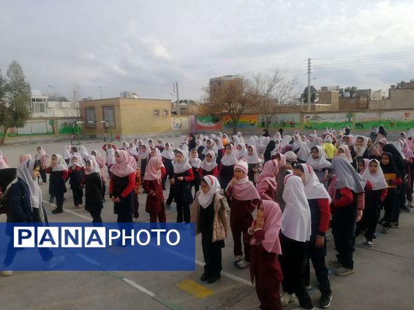 گرامیداشت هفته فرهنگ و هنر در دبستان تکتم کاشمر