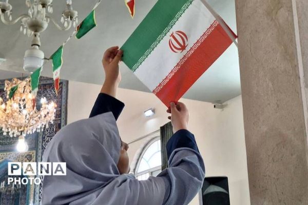 غبارروبی مساجد به مناسبت آغاز ماه مبارک رمضان توسط دانش‌آموزان ناحیه دو شهرری 