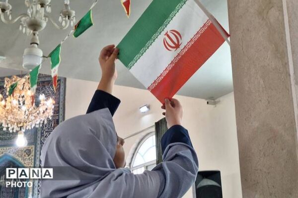 غبارروبی مساجد به مناسبت آغاز ماه مبارک رمضان توسط دانش‌آموزان ناحیه دو شهرری 