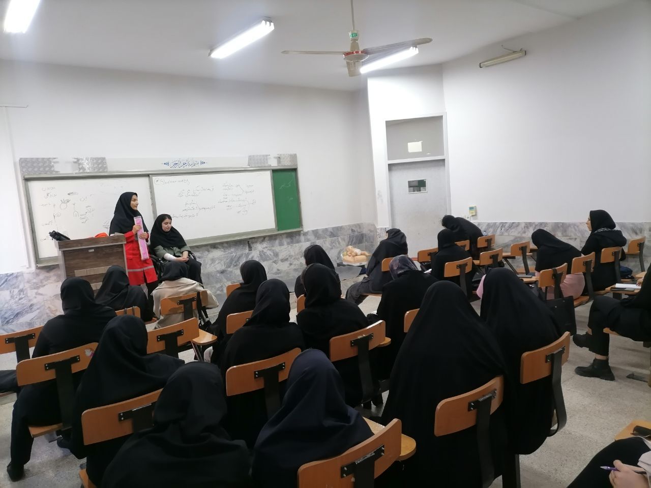 برگزاری دوره‌های مقدماتی هلال احمر در دانشگاه آزاد اسلامی شیروان