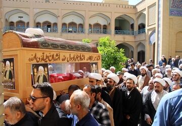 مراسم وداع با عالم ربانی، آیت‌الله بزرگ بنیادی در کازرون