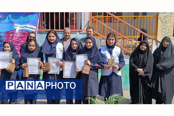 نواختن زنگ سلامت در دبستان حجاب باقرشهر 