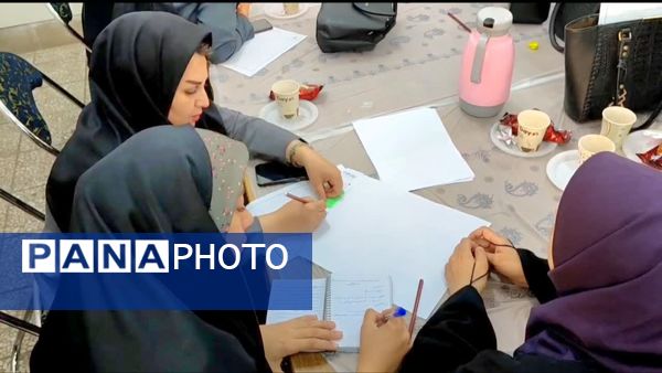 نشست فصلی مدارس پیشرفت و جهاد تبیین جمعیت فرهنگیان جوان استان گلستان