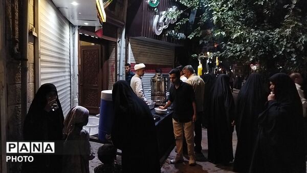 چایخانه حوزه علمیه گلشن؛ همراه با طلاب در سوگ رهبر امت در شب صد و هفتاد و نهم