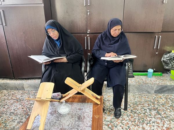 برگزاری ختم قرآن معلمان دبستان المهدی ناحیه 2 کرج به مناسبت سالگرد شهادت شهیدجمهور آیت‌الله رئیسی 