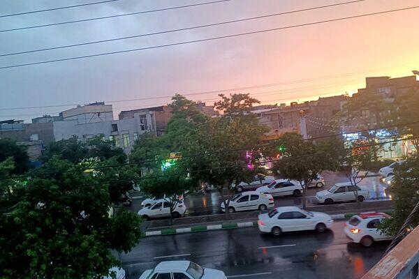 رقصِ قطره‌های باران؛ پنجشنبه‌ مشهد بارانی شد