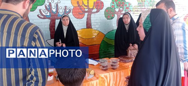 بازارچه هنر دخترانه توسط دانش‌آموزان انجمن اسلامی