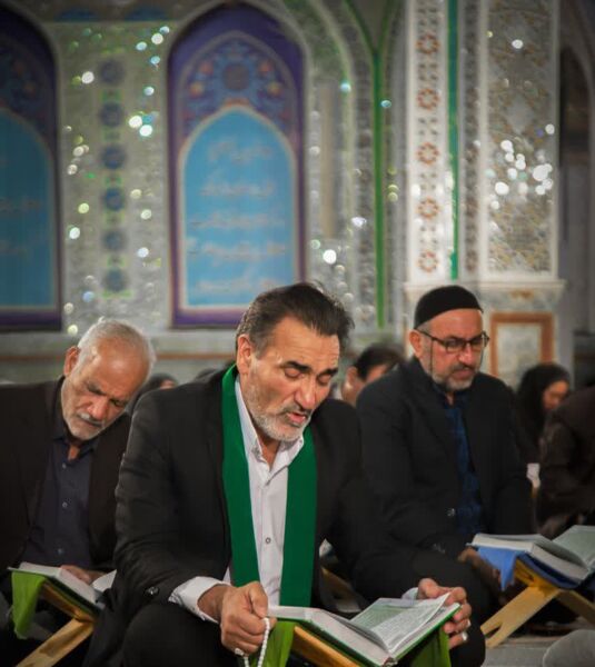 آیین ملی جزء خوانی سحرگاهی قرآن کریم در حرم مطهر حضرت محمد هلال بن علی(ع) 