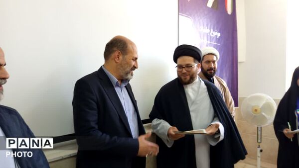 آیین تقدیر از دانش آموزخبرنگاران پانا ناحیه چهار قم