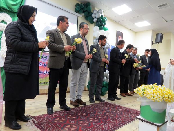 نواختن زنگ جشن نیکوکاری در دبستان امام خمینی(ره) بجنورد