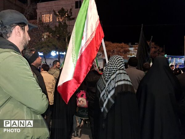 وحدت  رمز پیروزی مقابل دشمن 