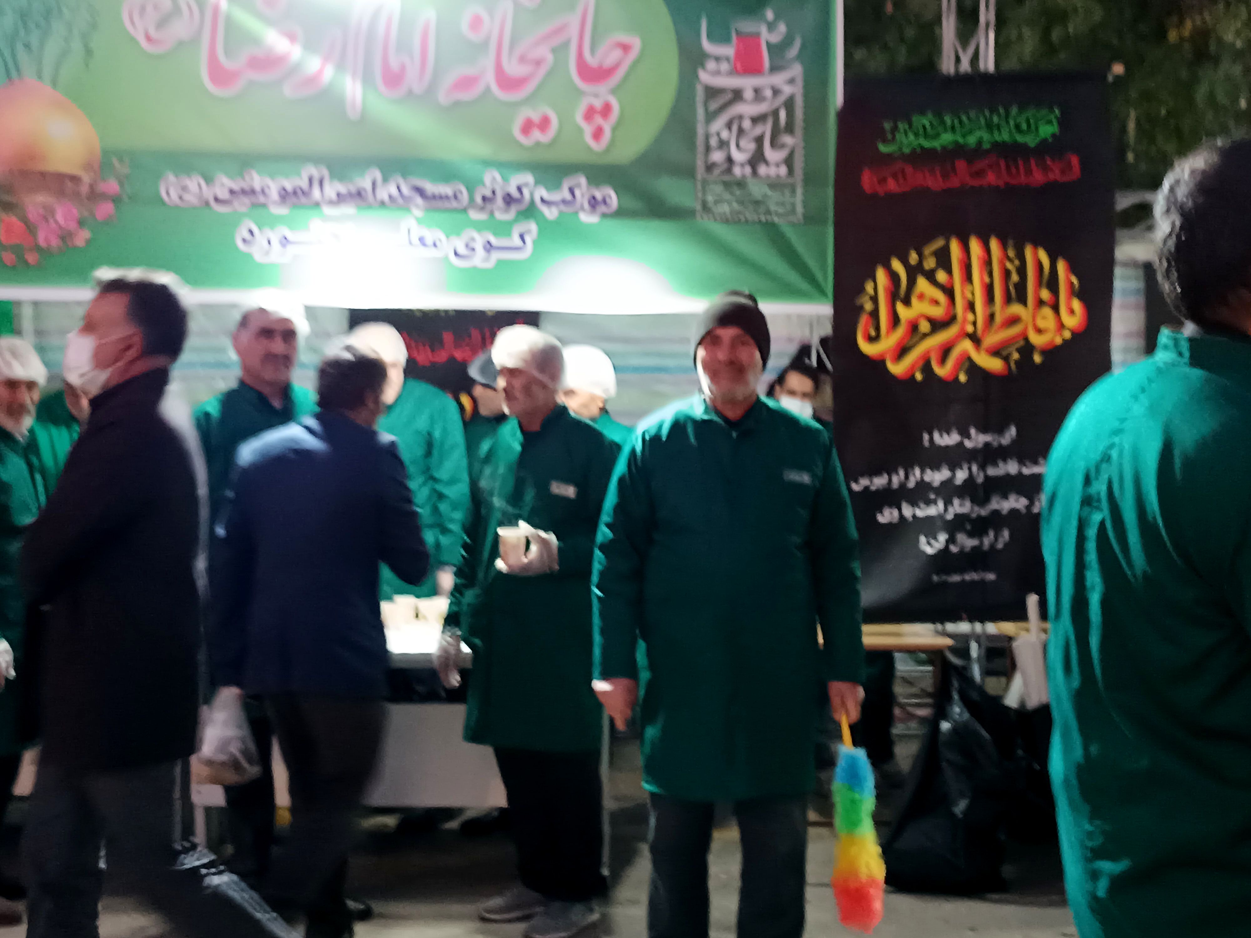 برپایی چایخانه امام رضا(ع) در موکب کوثر مسجد امیرالمومنین (ع) در بجنورد