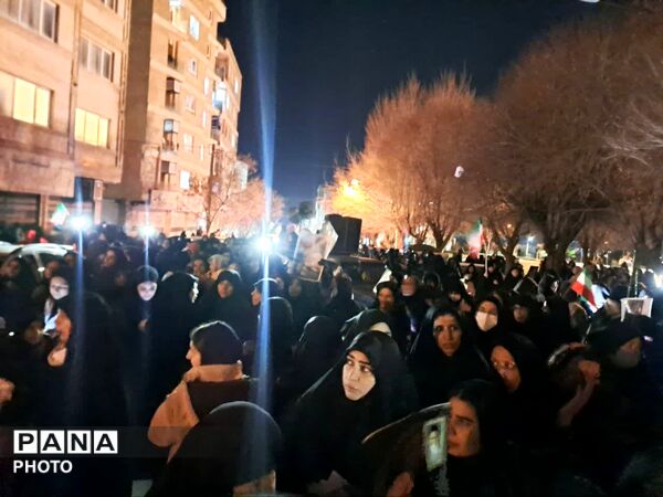 حماسه حضور مردم تویسرکان در شب ششم شهادت رهبر انقلاب