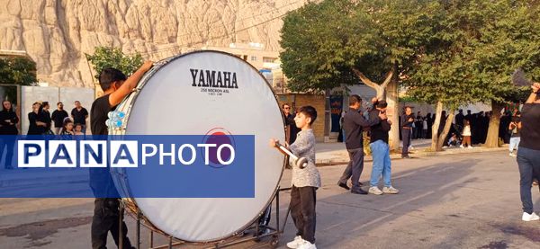  حضور پررنگ نوجوانان وجوانان در تاسوعای حسینی