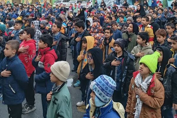 نواختن زنگ آغاز هفته بسیج مستضعفین در مدارس شهرستان ری