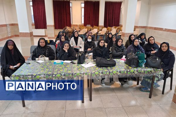 کارگاه توانمندسازی دبیران درس تفکر و سبک زندگی در پردیس