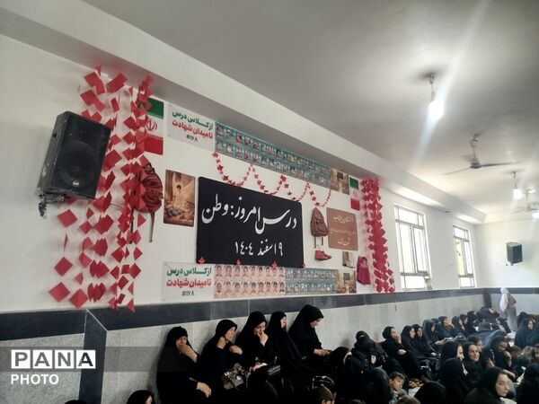 مادران و نوزادان در آئین شیرخوارگان حسینیه عاشورا نیر یزد