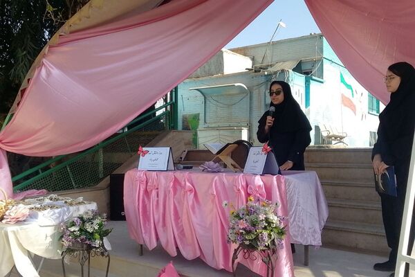 جشن پرشور روز دانش‌آموز در دبیرستان ملوک زندی 
