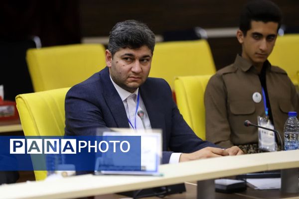 اولین روز نشست قطبی دوازدهمین دوره مجلس دانش‌آموزی به میزبانی استان آذربایجان شرقی