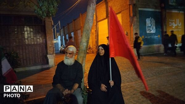 آیین عزاداری و نماز استغاثه به یاد رهبر امت اسلام در حسینیه امام خمینی 