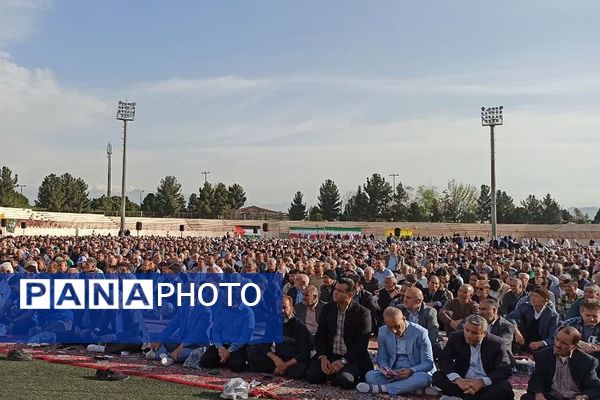 برگزاری باشکوه نماز عیدفطر در باقرشهر 