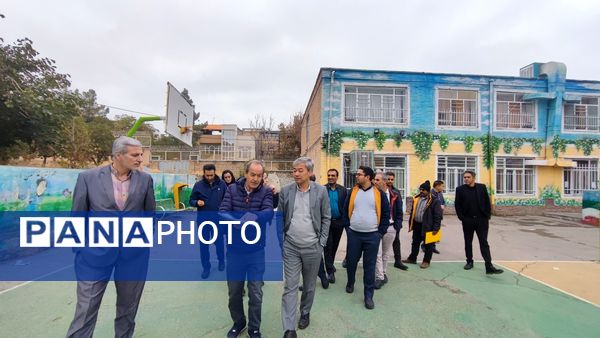 بازدید مدیرکل نوسازی مدارس جهت احداث مدرسه‌ای جدید در ناحیه۶ مشهد