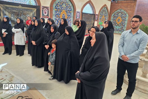غبار روبی مزار شهدا در پردیس همزمان با هفته سلامت