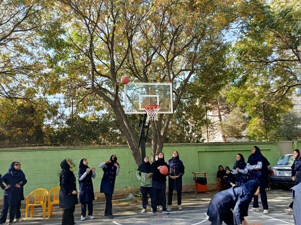تلفیق ورزش و هنر در دبیرستان وکیلی 3