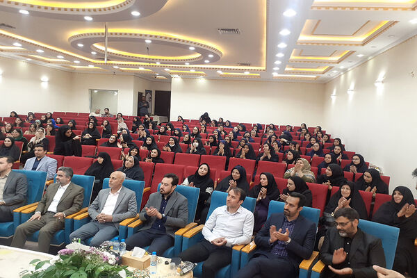 مراسم تجلیل از پذیرفته شدگان کنکور سراسری ۱۴۰۳ آموزشگاه نمونه دولتی سمیه شهرستان پیشوا