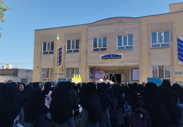 زنگ مهر در دبیرستان حضرت معصومه س شهرستان خلیل‌آباد نواخته شد
