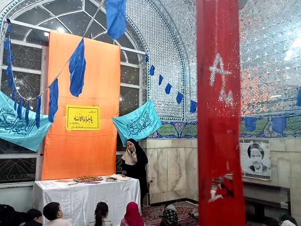 اجرای برنامه هایی زیبا و شاد برای کودکان در شهرستان کاشمر 