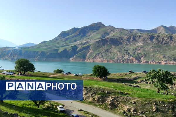 بهار، آغاز دوباره‌ی زندگی طبیعت 