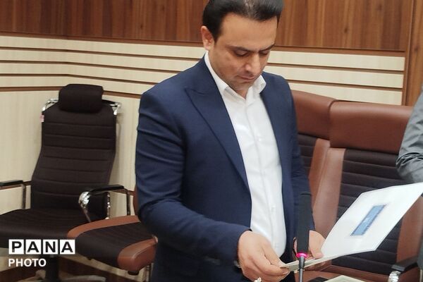 تقدیر از معلمان نمونه استانی به مناسبت گرامیداشت هفته معلم در ناحیه دو شهرری 