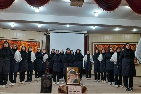 جشنواره سرود منطقه میمه؛ نمایش همدلی و شور دانش‌آموزی در خانه معلم