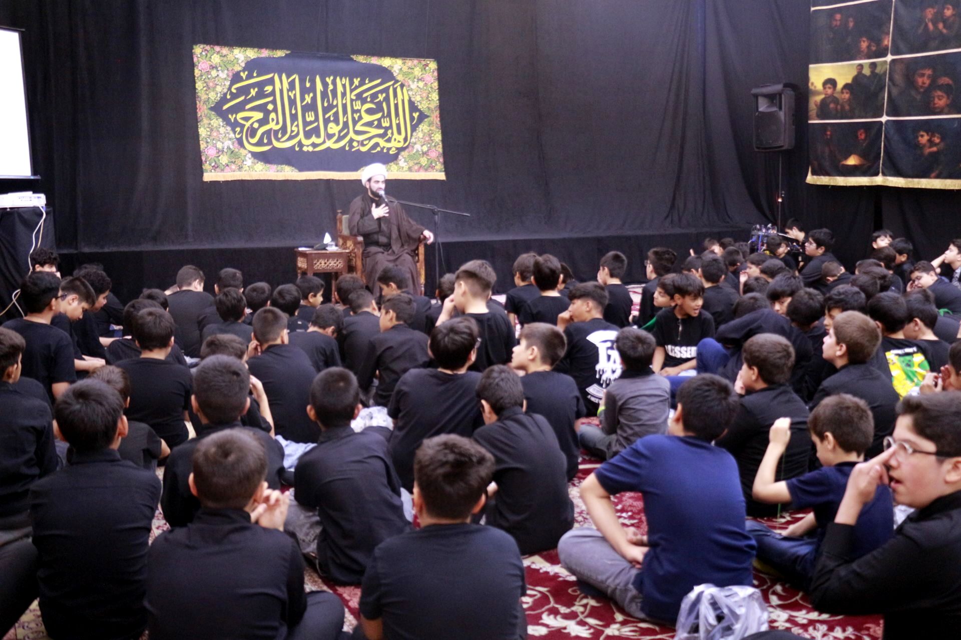عزاداری دانش‌آموزان مشهدی در حسینیه فرهنگیان مشهد