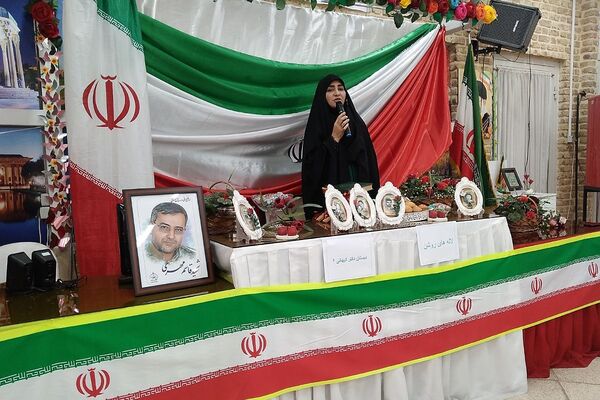 مراسم «لاله‌های روشن» در دبستان دکتر کیهانی 