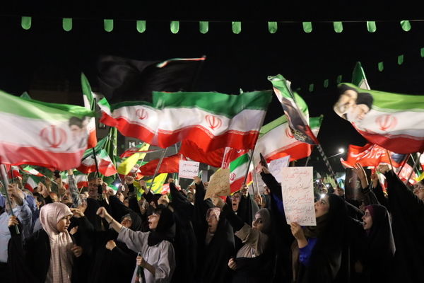  شور و نشاط دانش‌آموزی در موج اجتماع مردمی پاکدشت