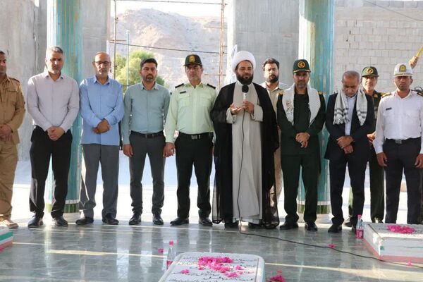 غبارروبی مقبره و مزار شهدای گمنام در شهرستان بندرخمیر