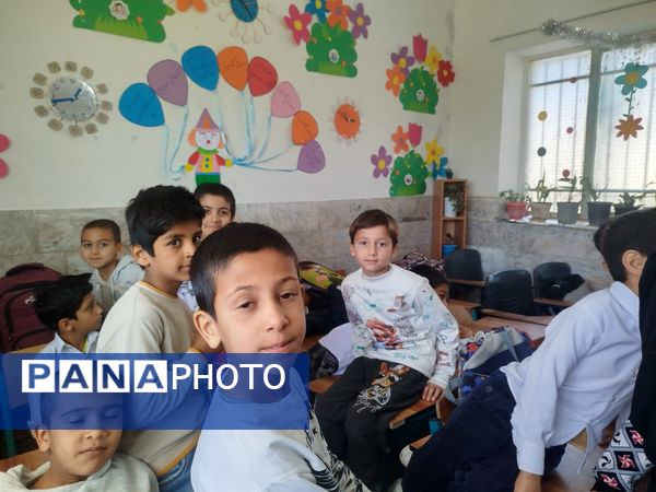 ایجاد فضای شاد وصمیمی در دبستان شهید عجمی فدافن