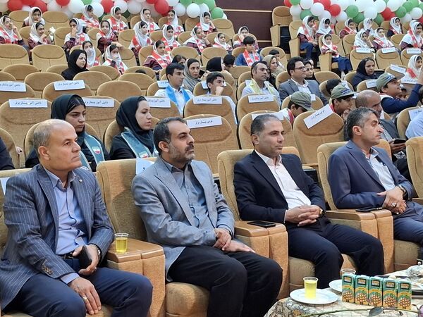 همایش تجلیل از مربیان و دانش‌آموزان پیشتاز برتر شهرستان جم 