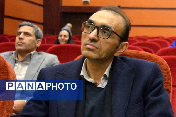 آیین تجلیل از برگزیدگان حوزه مشاوره و پیشگیری از آسیب‌های اجتماعی بهارستان‌دو